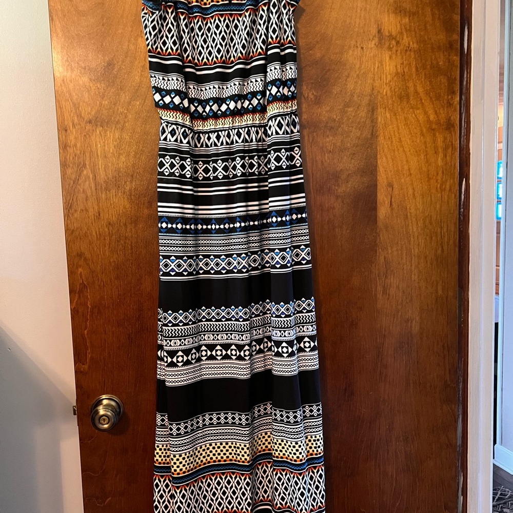 White House Black Market Strapless Black and White Sundress